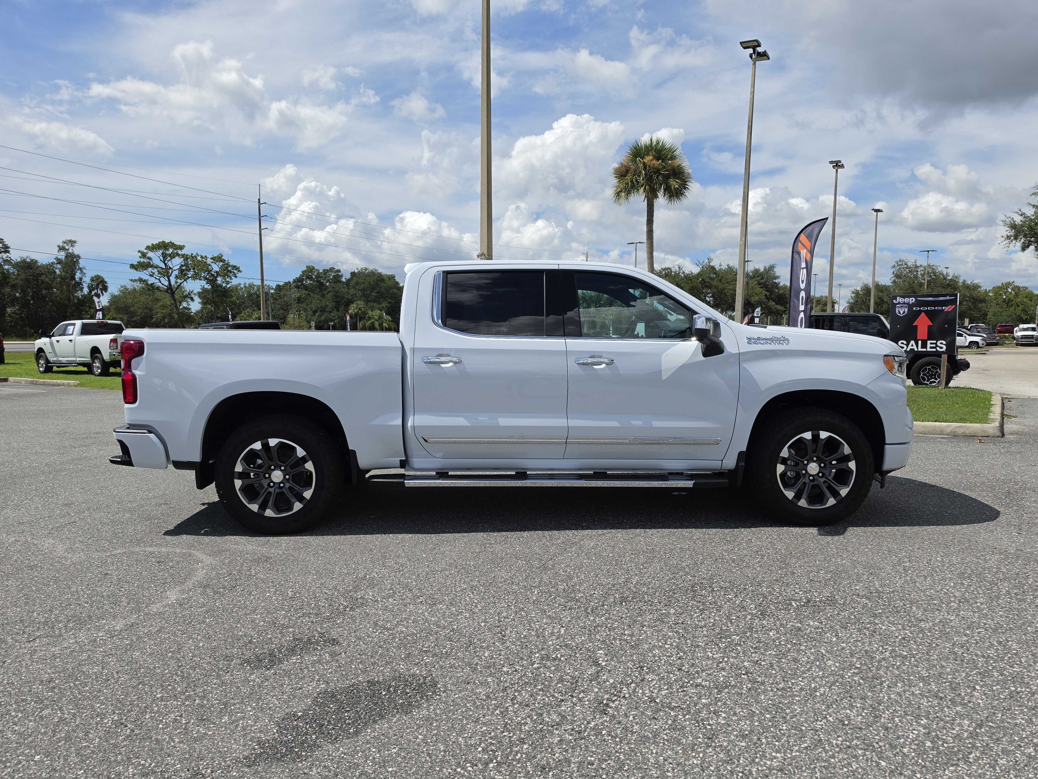 New 2026 Chevrolet Silverado 1500 High Country w/ Technology Package AWD/4WD image 3