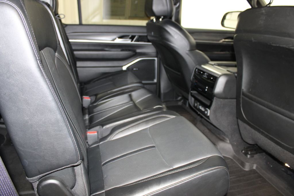 Used 2023 Jeep Wagoneer Series II image 28