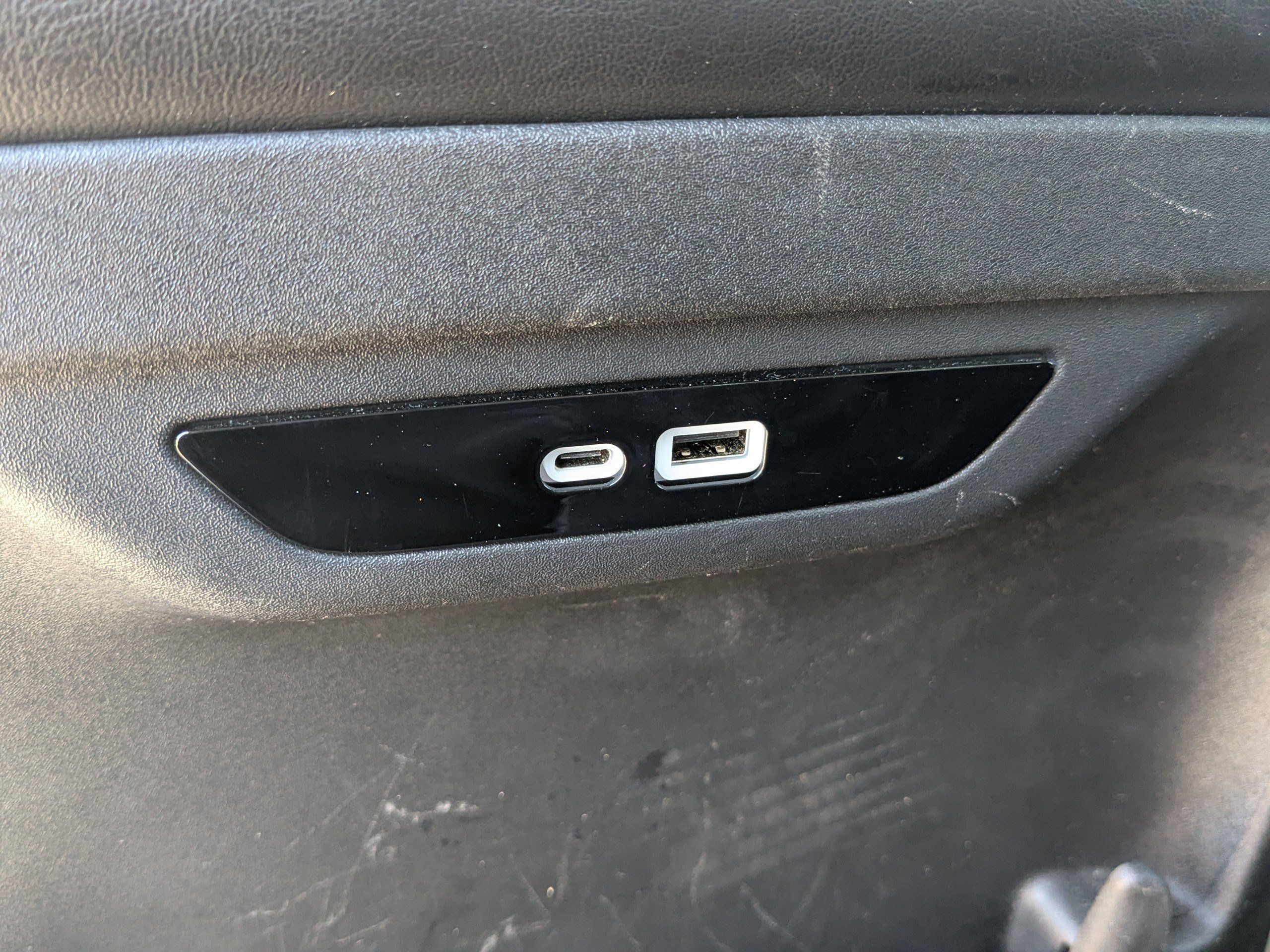 Used 2024 Chrysler Pacifica Touring-L image 15