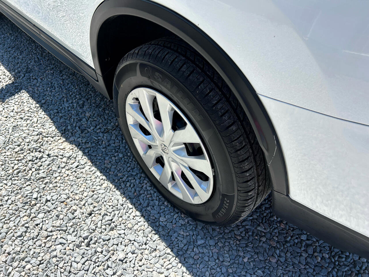 Used 2017 Nissan Rogue S image 27