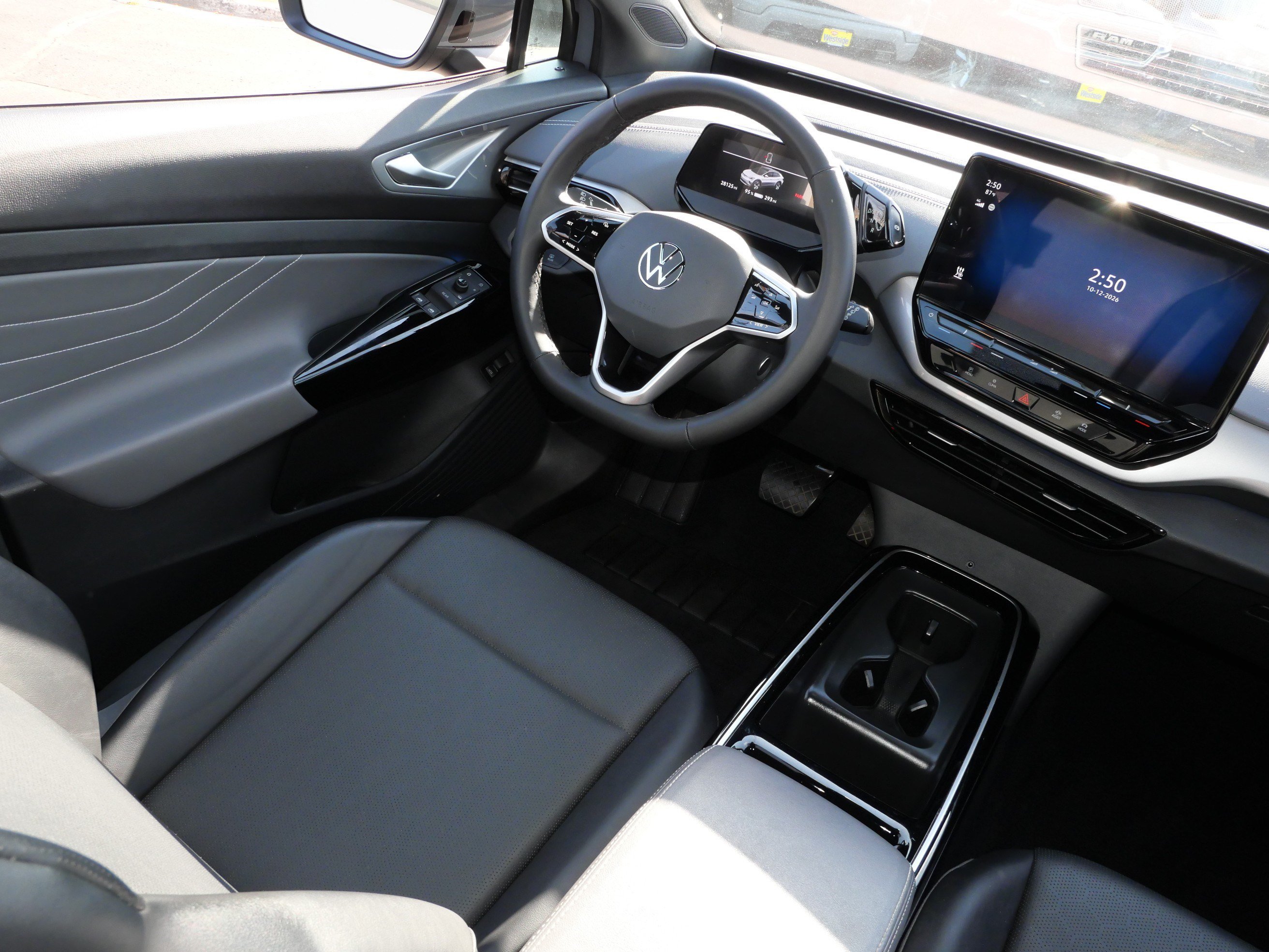 Used 2023 Volkswagen ID.4 Pro S AWD/4WD image 9