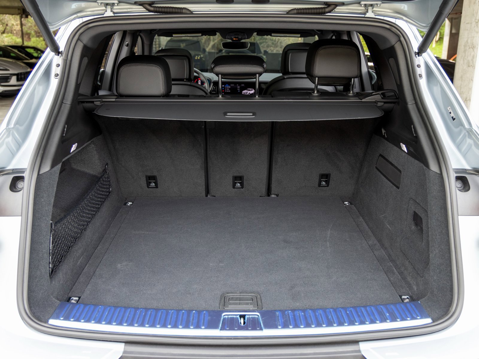 Certified 2025 Porsche Cayenne image 46