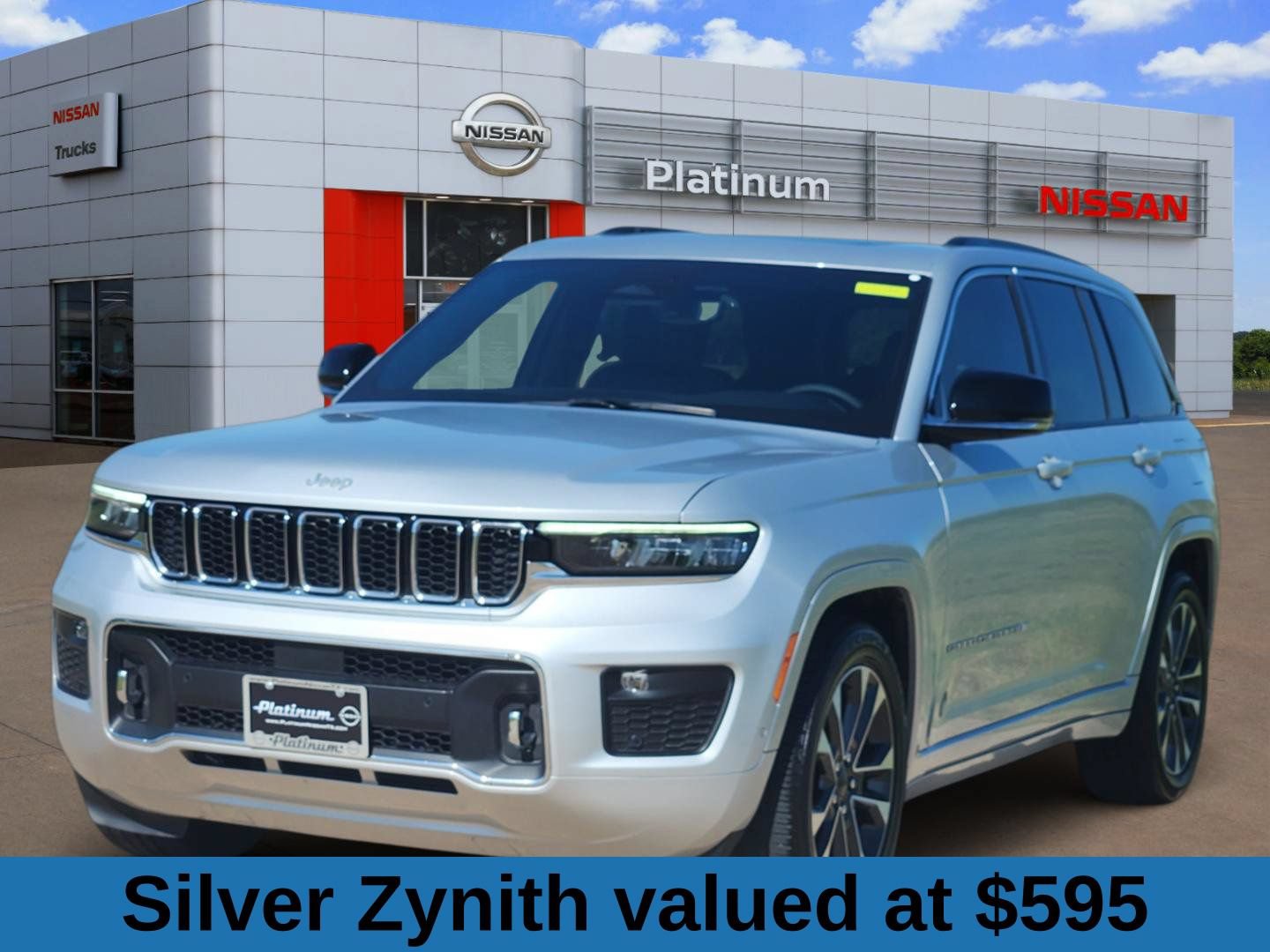 Used 2024 Jeep Grand Cherokee Overland AWD/4WD image 2