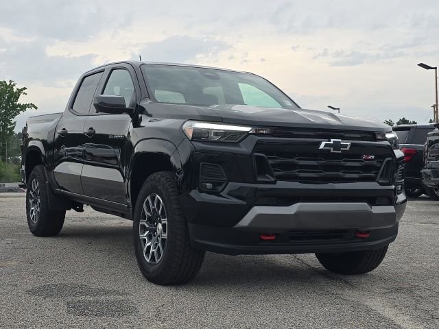 Used 2025 Chevrolet Colorado Z71 AWD/4WD image 7
