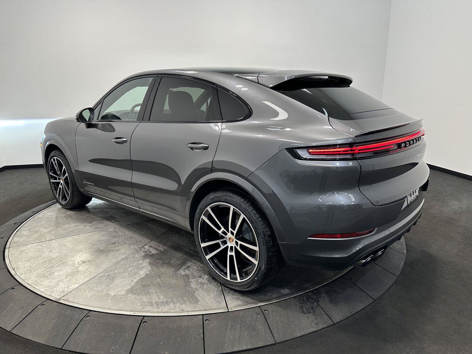 New 2026 Porsche Cayenne Coupe AWD/4WD image 3