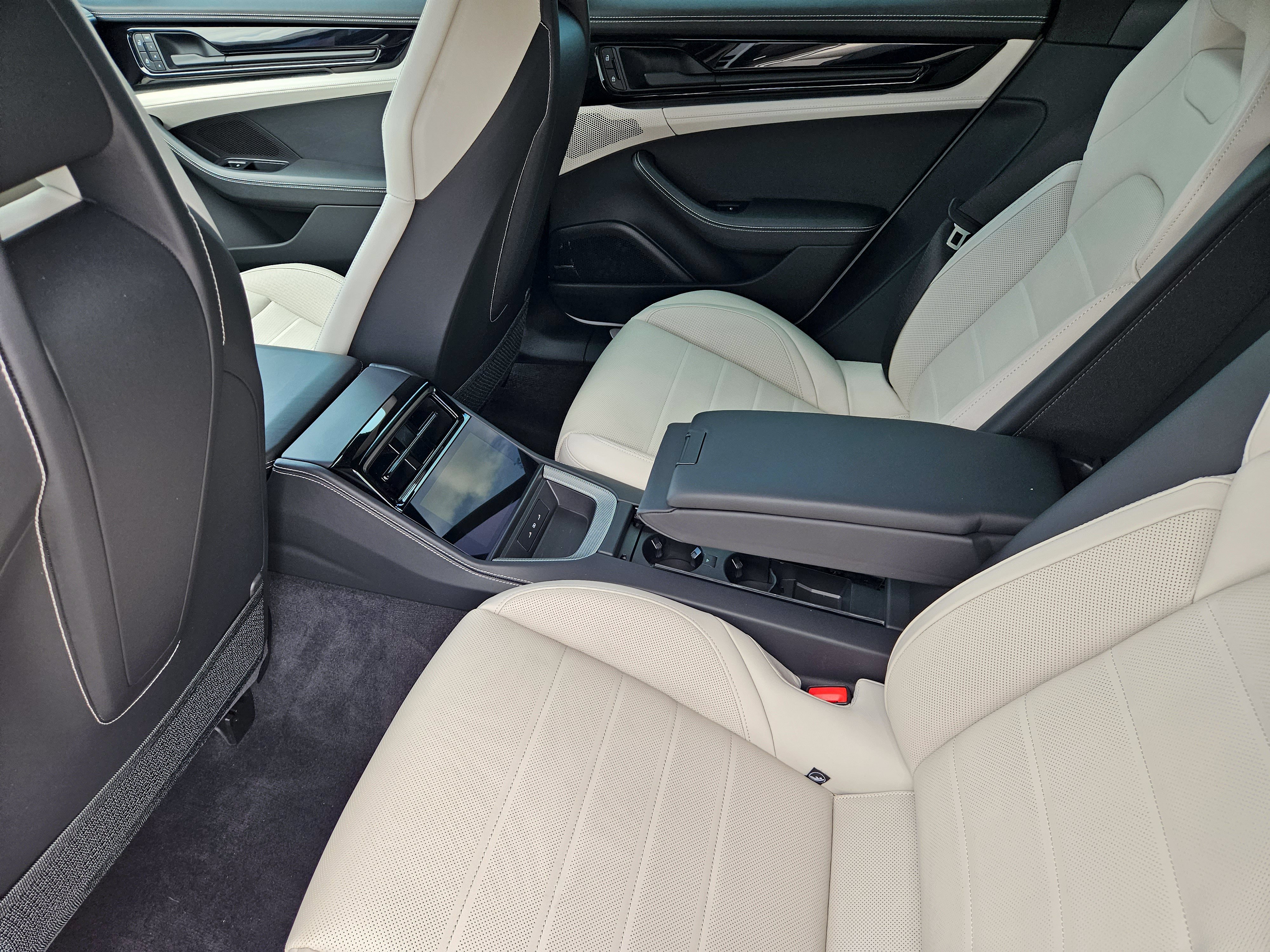Certified 2024 Porsche Panamera 4 AWD/4WD image 28