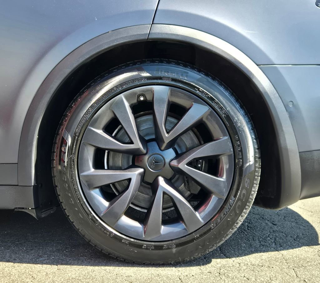 Used 2022 Tesla Model X Plaid image 7