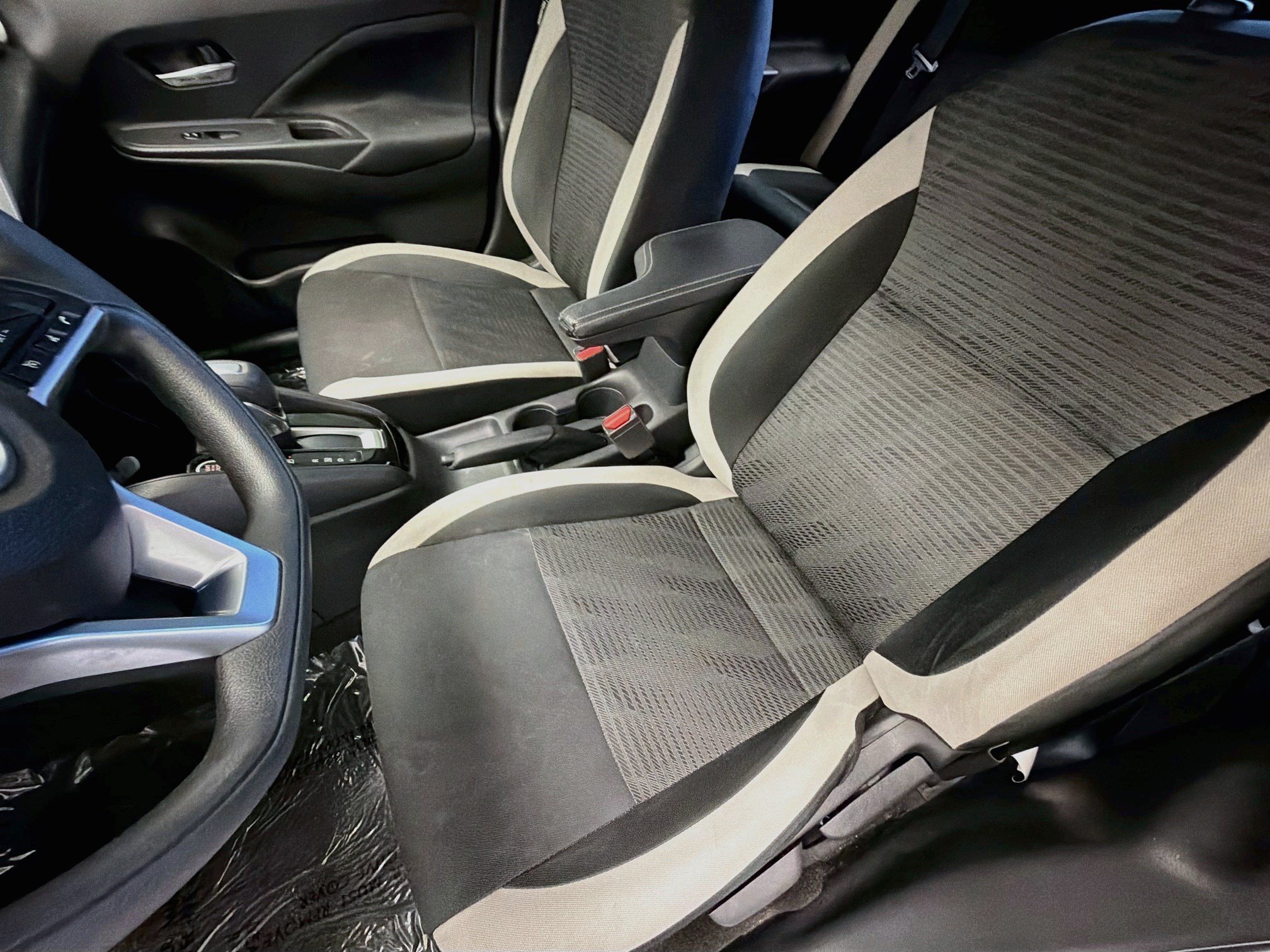 Used 2021 Nissan Versa SV FWD image 11