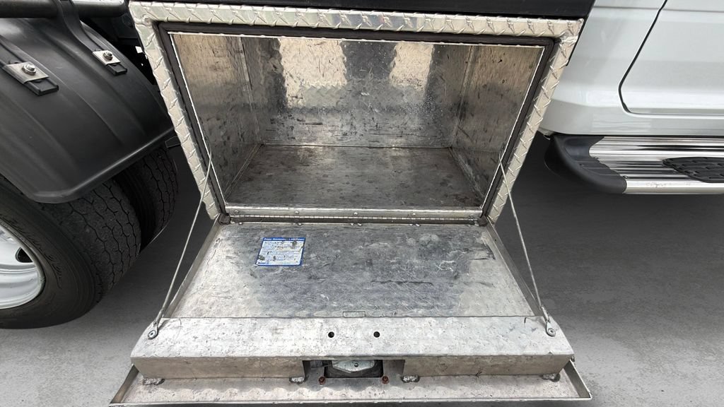 Used 2024 RAM 5500 Tradesman w/ Chrome Appearance Group AWD/4WD image 25