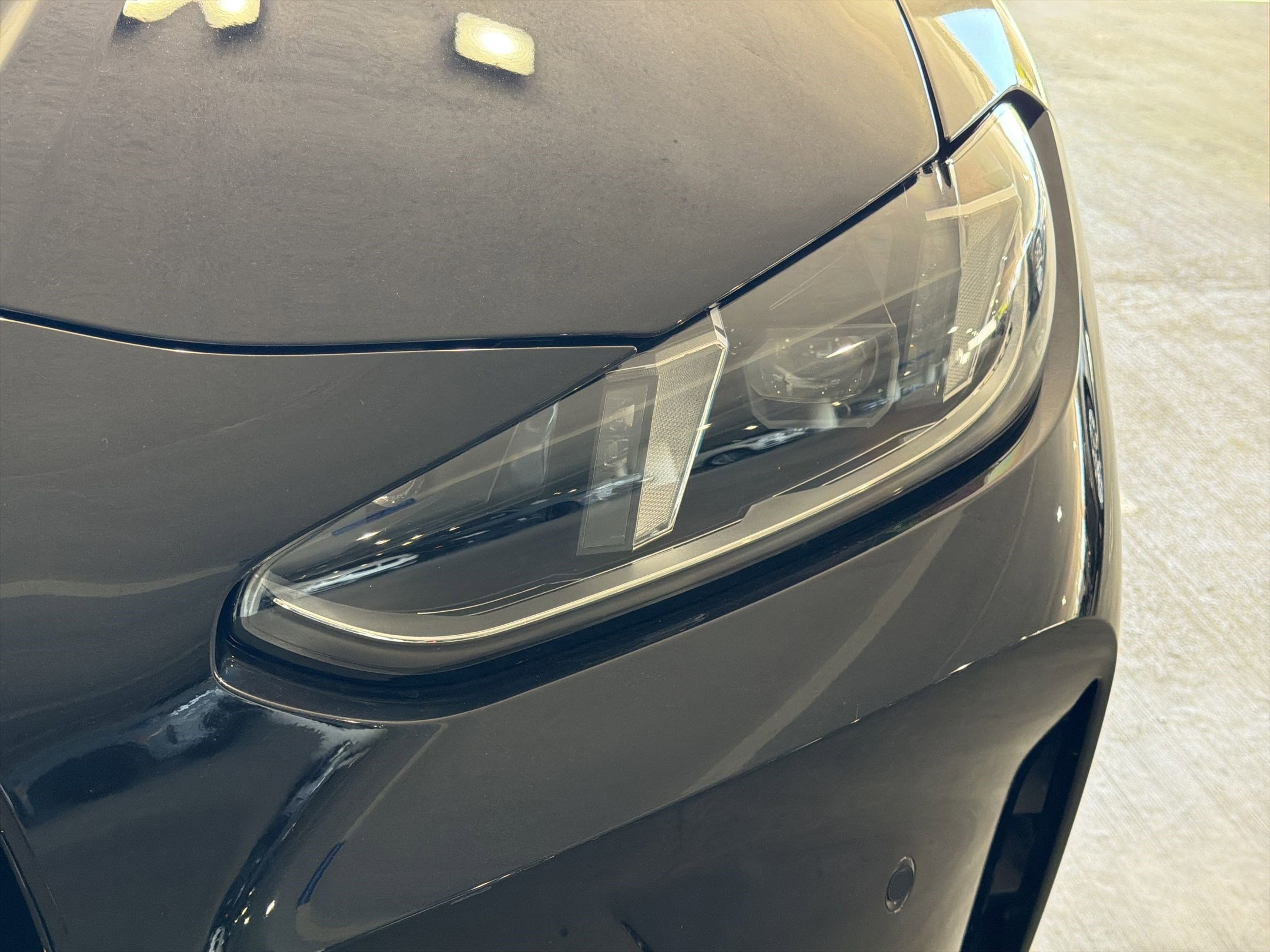 Used 2025 BMW M4 xDrive Competition w/ Executive Package image 8