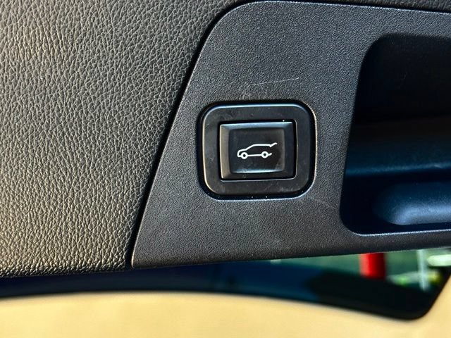 Used 2019 Buick Envision Essence FWD image 25