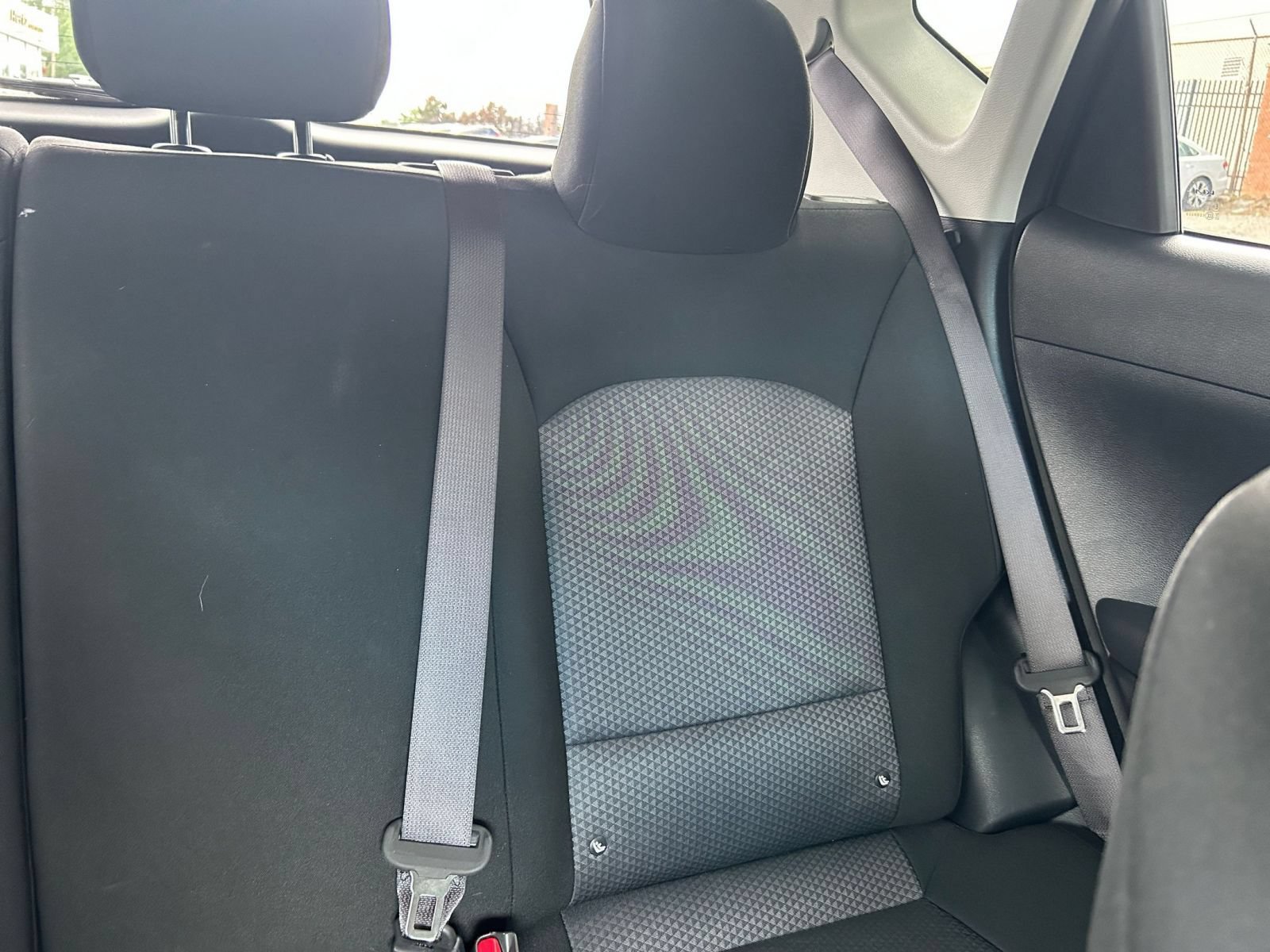 Used 2025 Kia Soul LX w/ LX Technology Package FWD image 32