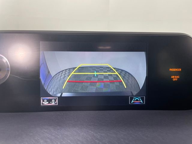 Used 2019 Lexus UX 200 w/ Premium Package image 17