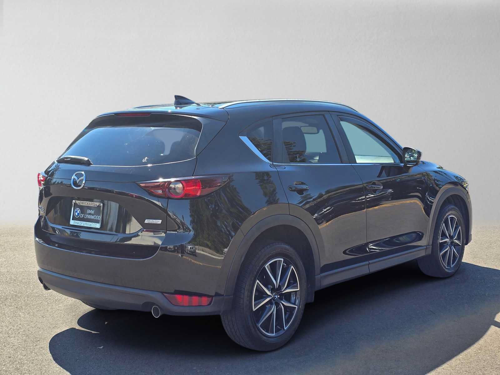 Used 2018 MAZDA CX-5 Touring w/ Preferred Equipment Package AWD/4WD image 3