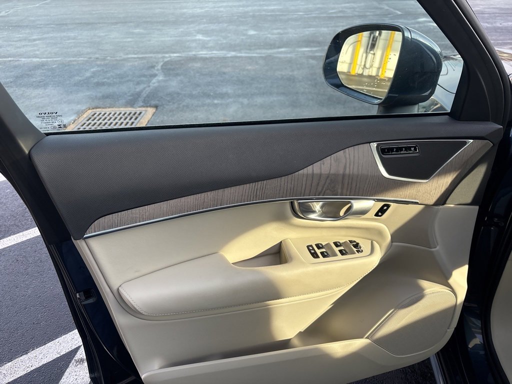 Certified 2024 Volvo XC90 T8 Plus w/ Protection Package Premier image 10