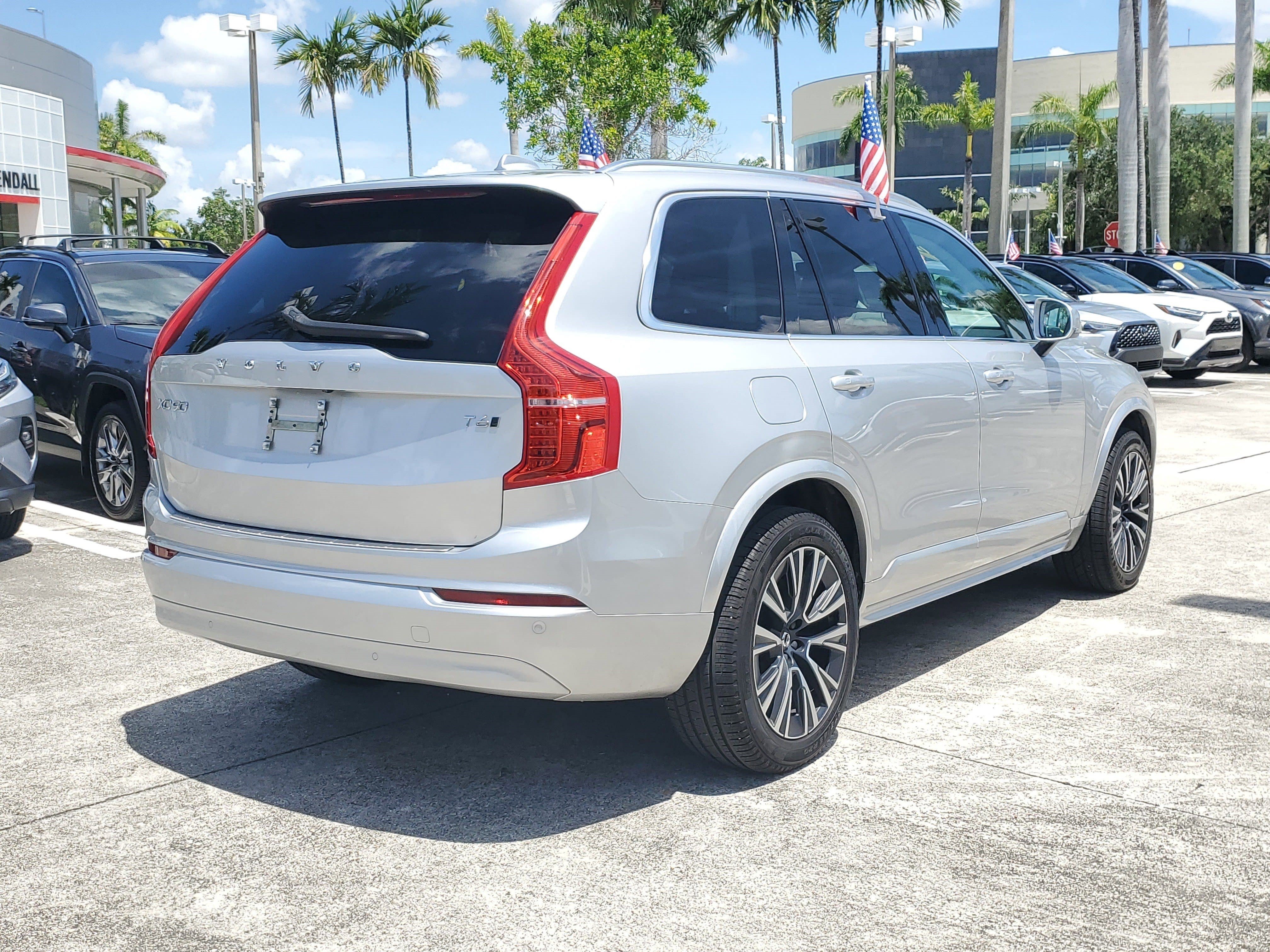 Used 2022 Volvo XC90 T6 Momentum w/ Protection Package Premier AWD/4WD image 7