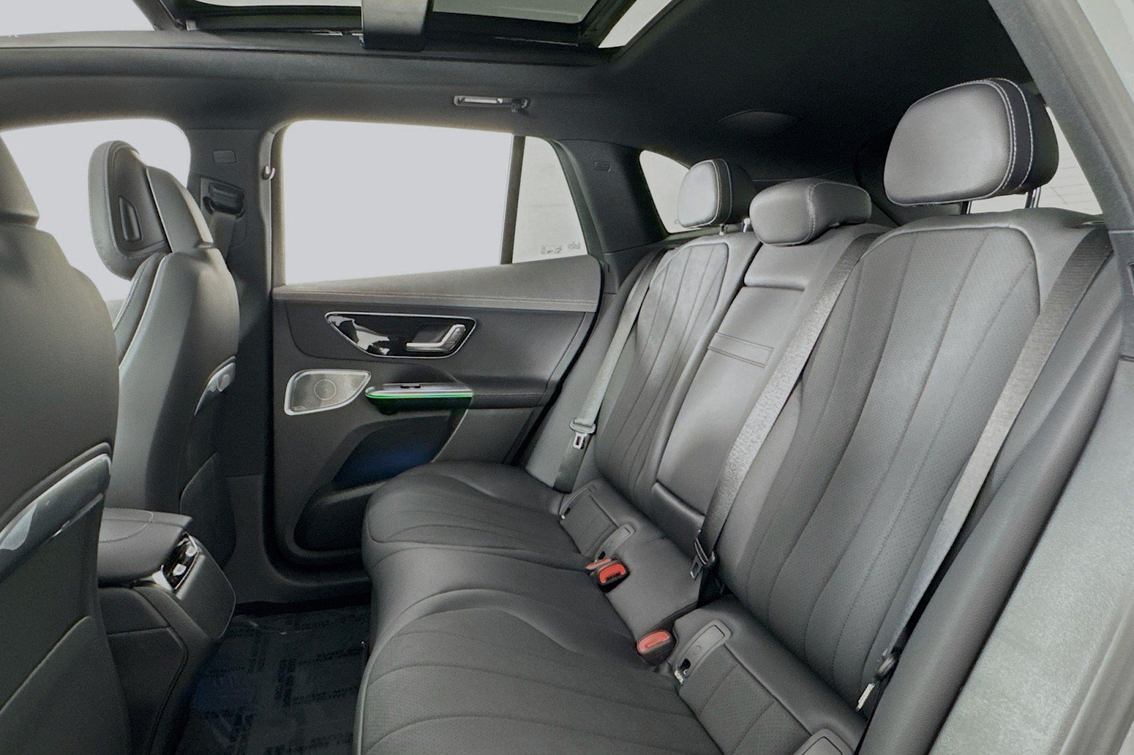 New 2026 Mercedes-Benz EQE 320 4MATIC SUV image 7