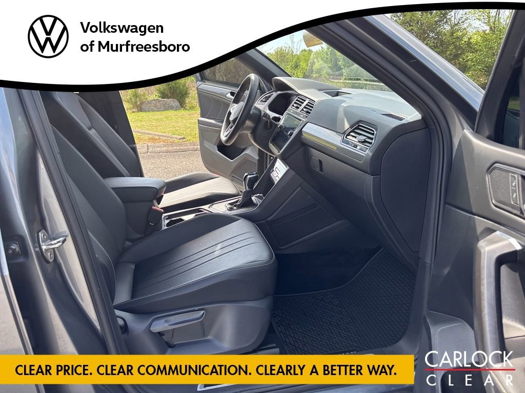 Certified 2023 Volkswagen Tiguan SE R-Line FWD image 23