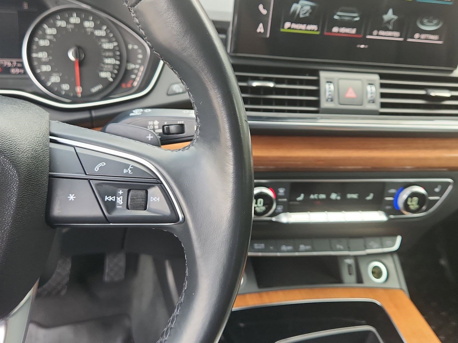 Used 2021 Audi Q5 Premium image 22
