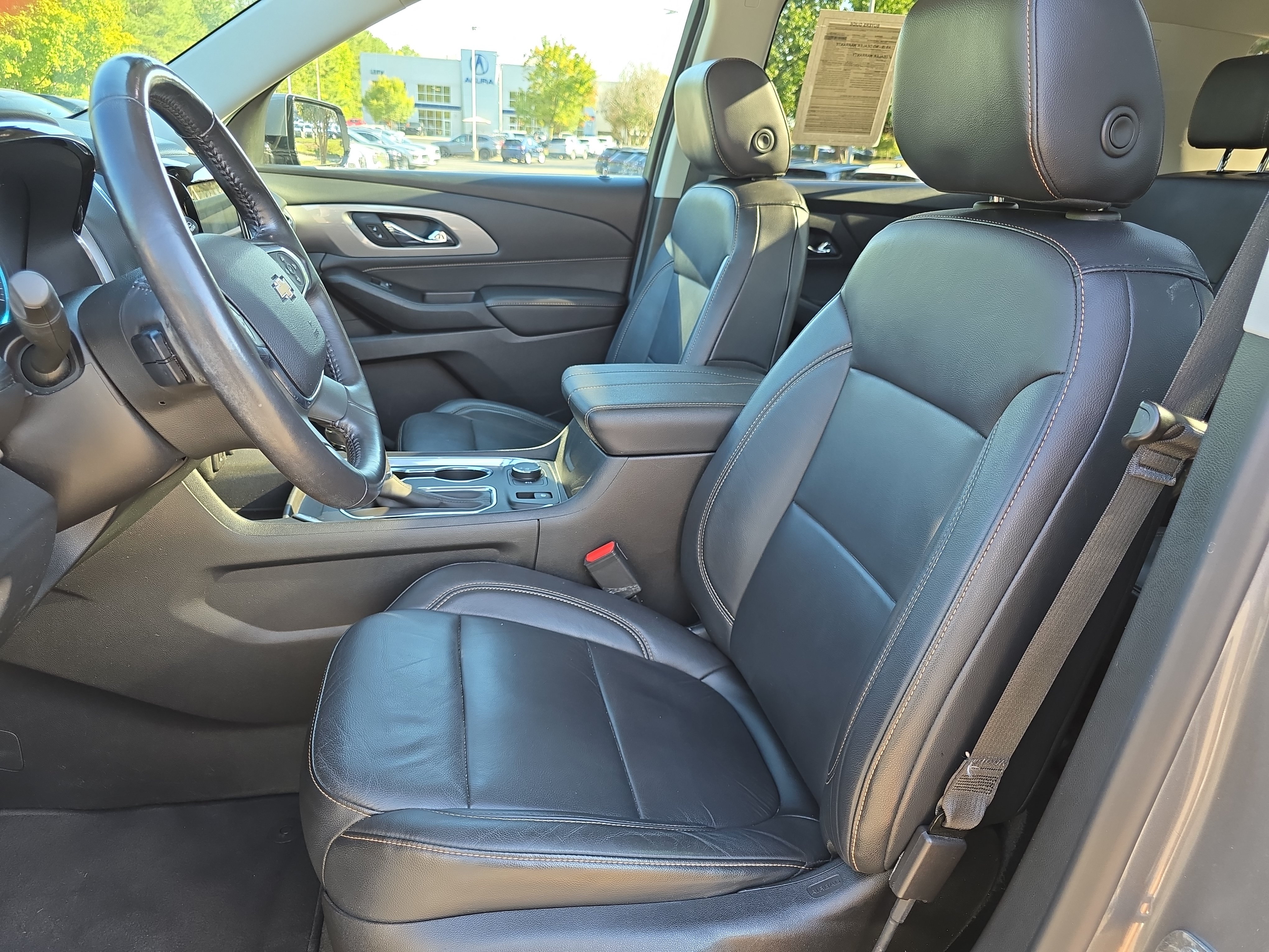 Used 2019 Chevrolet Traverse LT w/ LT Premium Package AWD/4WD image 17