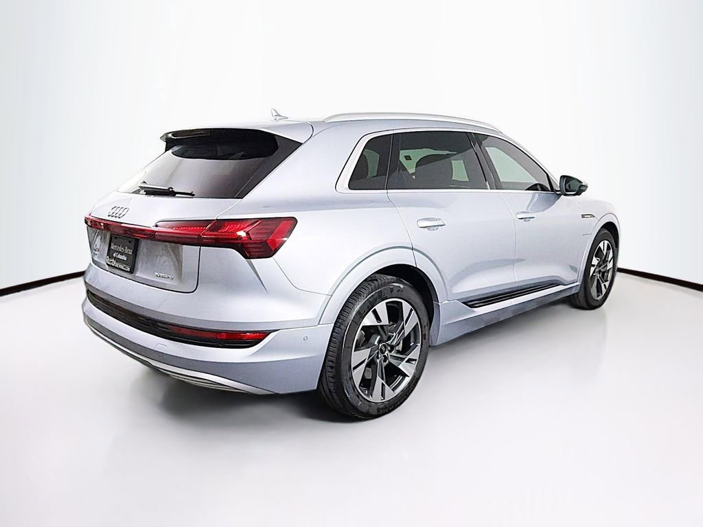 Used 2022 Audi e-tron Premium Plus image 7