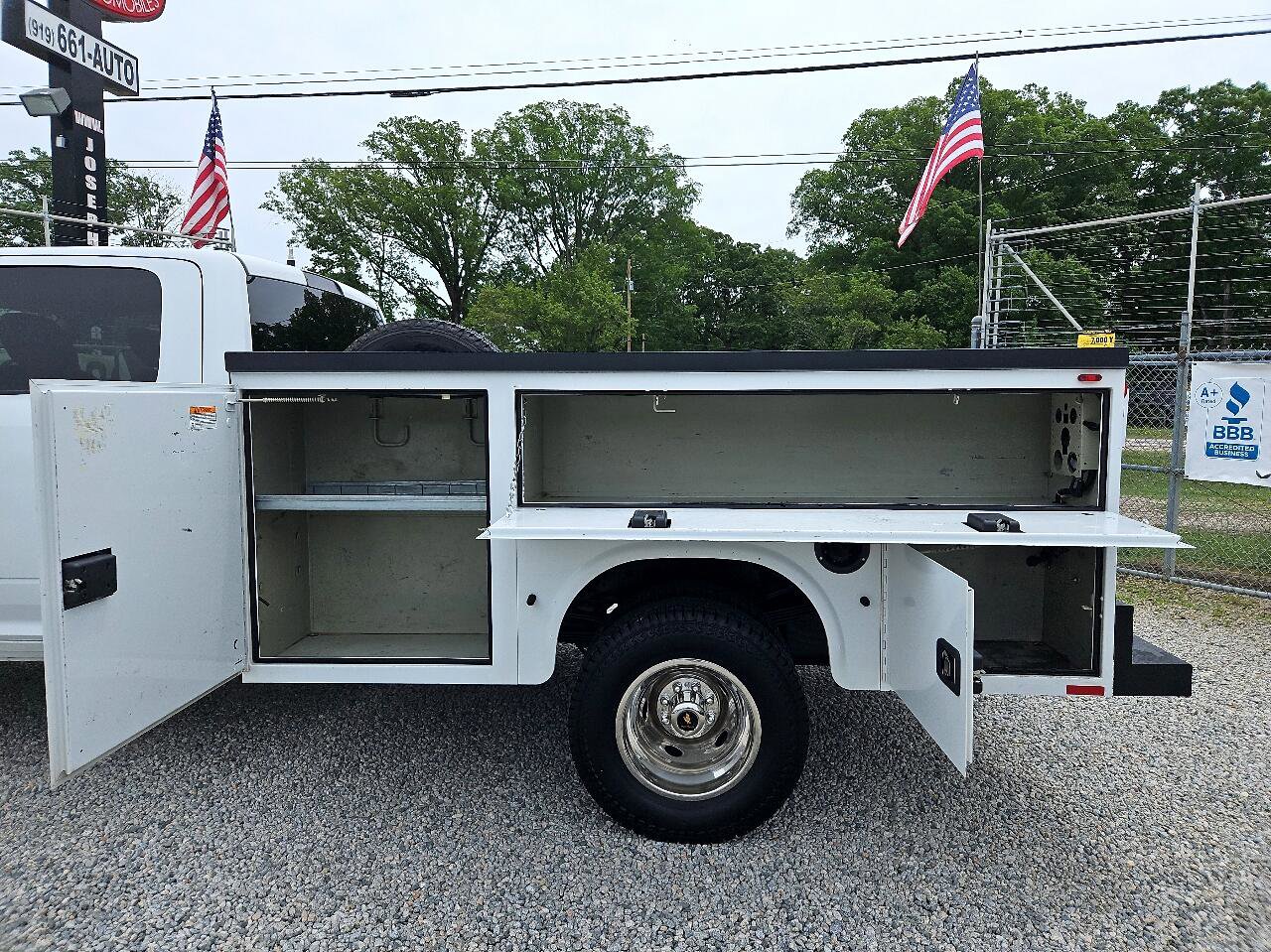 Used 2016 RAM 3500 Tradesman image 20