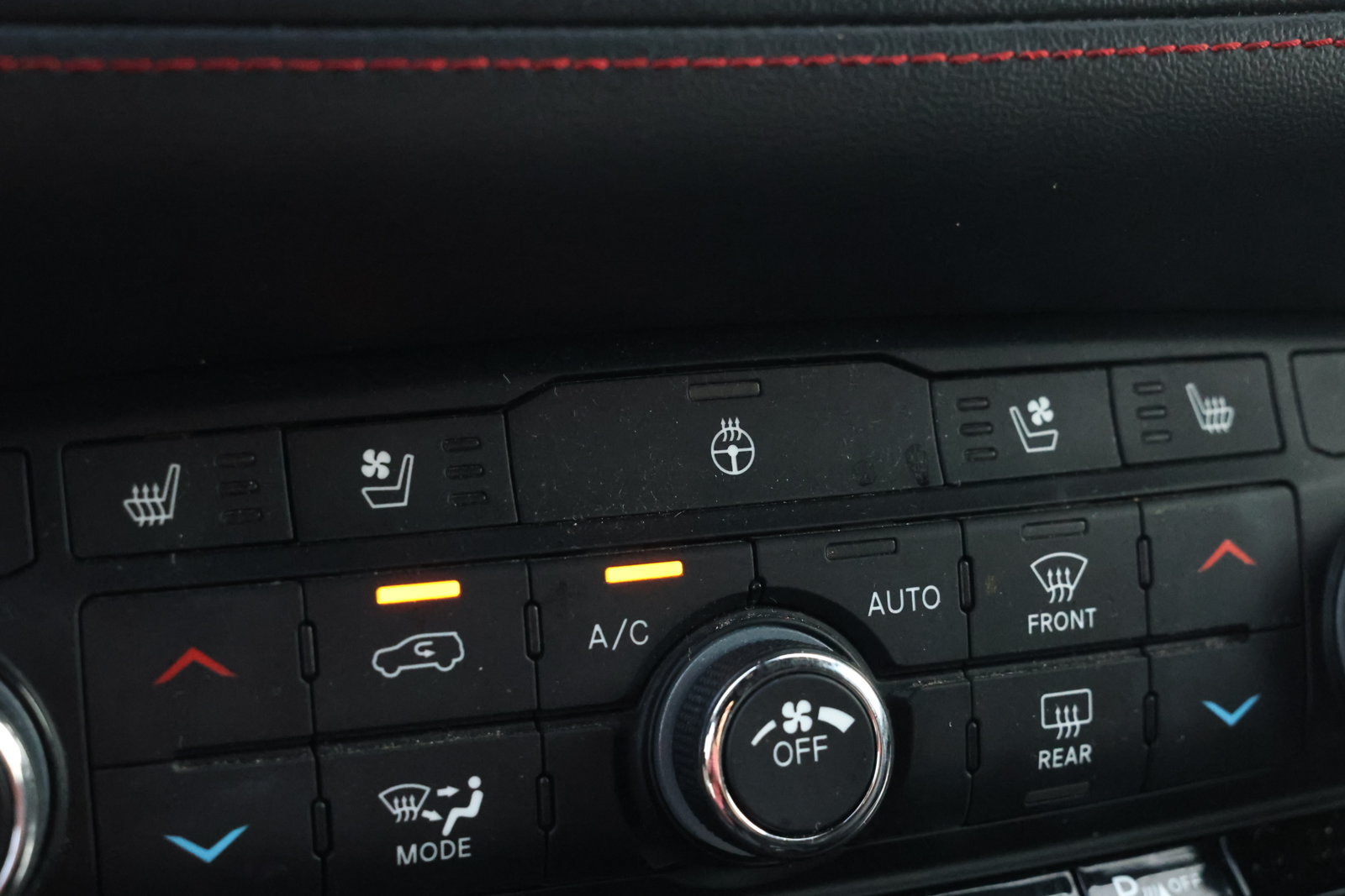 Used 2024 Dodge Durango GT AWD/4WD image 5