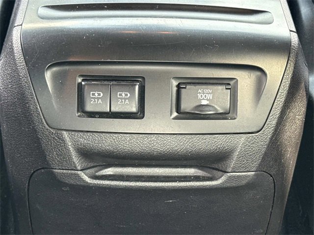 Used 2019 Toyota Sienna SE image 19