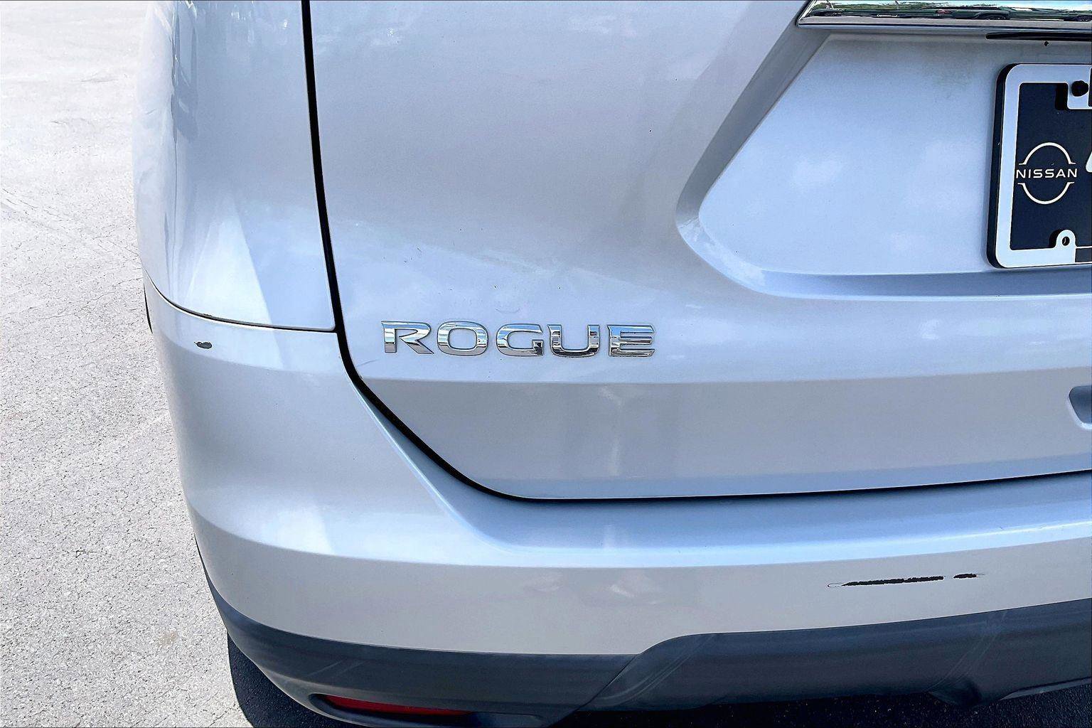 Used 2014 Nissan Rogue SV w/ SV Premium Package FWD image 10