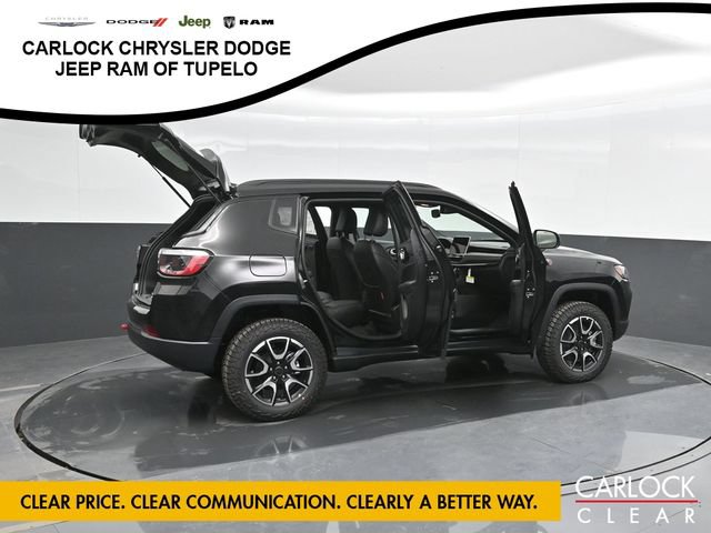 New 2025 Jeep Compass Trailhawk w/ Sun & Sound Group AWD/4WD image 36