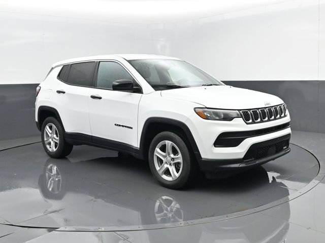 Used 2023 Jeep Compass Sport AWD/4WD image 3