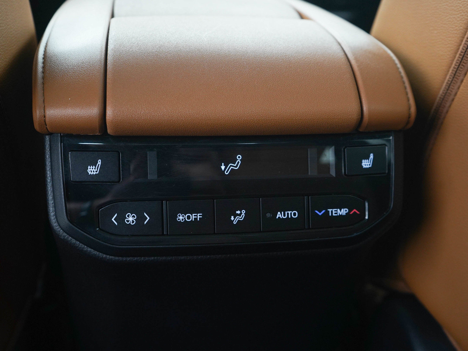 Used 2025 Toyota Highlander Platinum AWD/4WD image 17