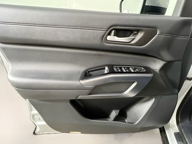 Used 2022 Nissan Pathfinder SL image 32