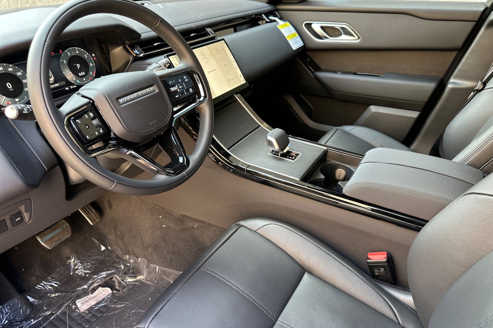 New 2026 Land Rover Range Rover Velar Dynamic SE image 9