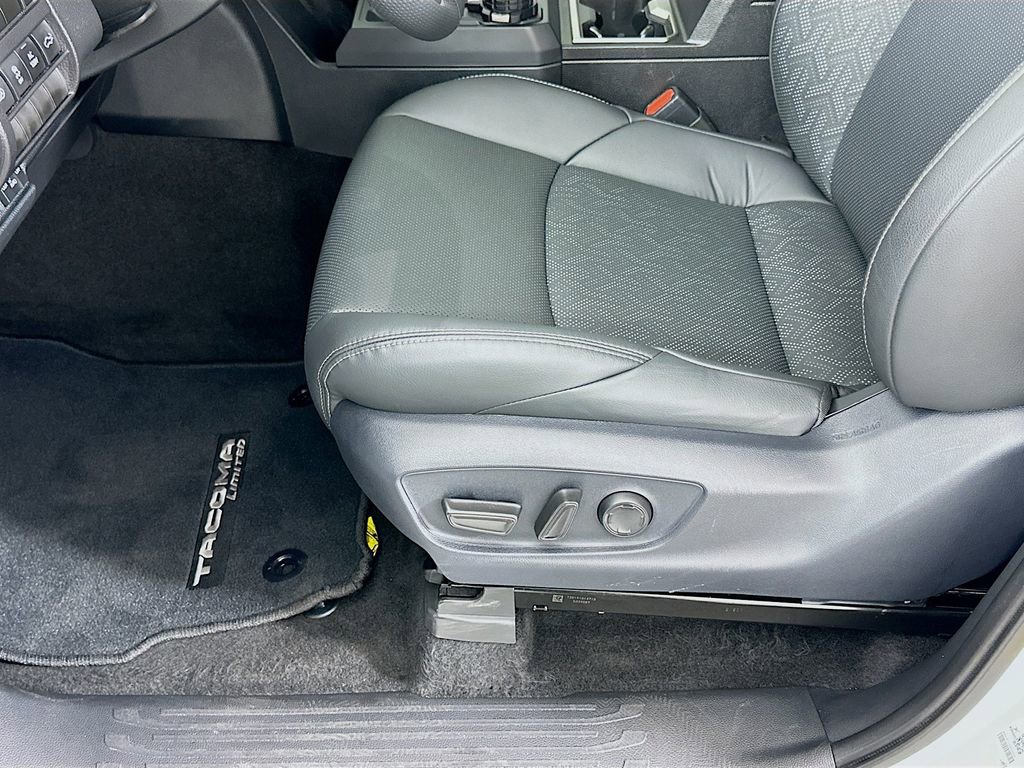 Certified 2025 Toyota Tacoma Limited image 19