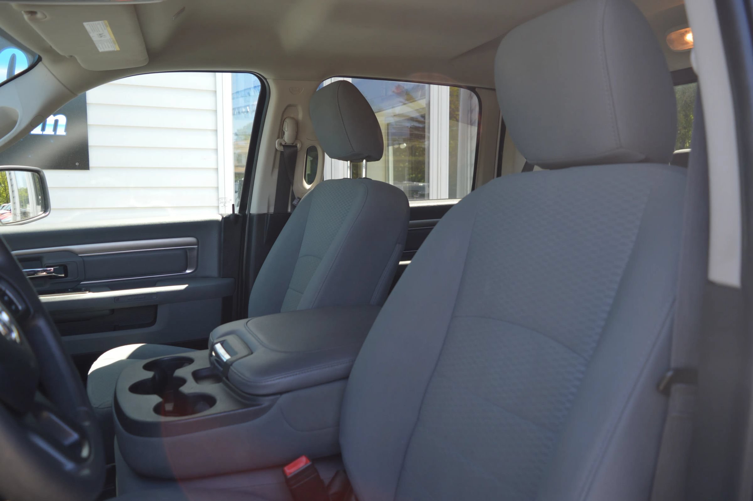 Used 2020 RAM 1500 Classic SLT RWD image 12