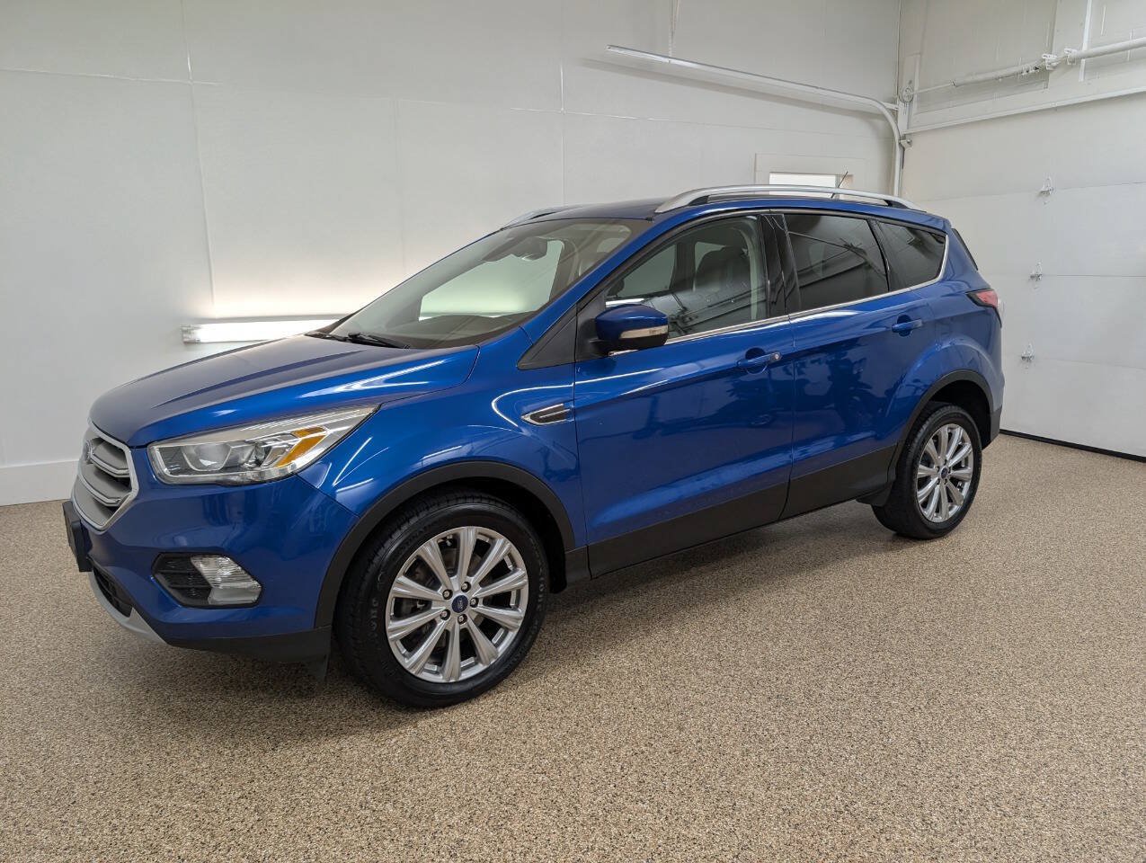Used 2017 Ford Escape Titanium FWD image 1