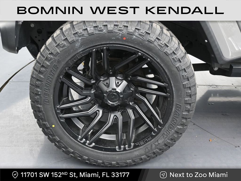 Used 2022 Jeep Gladiator Willys image 9