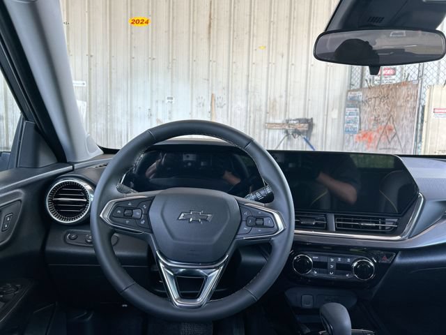 New 2026 Chevrolet Trax ACTIV w/ Sunroof Package FWD image 10