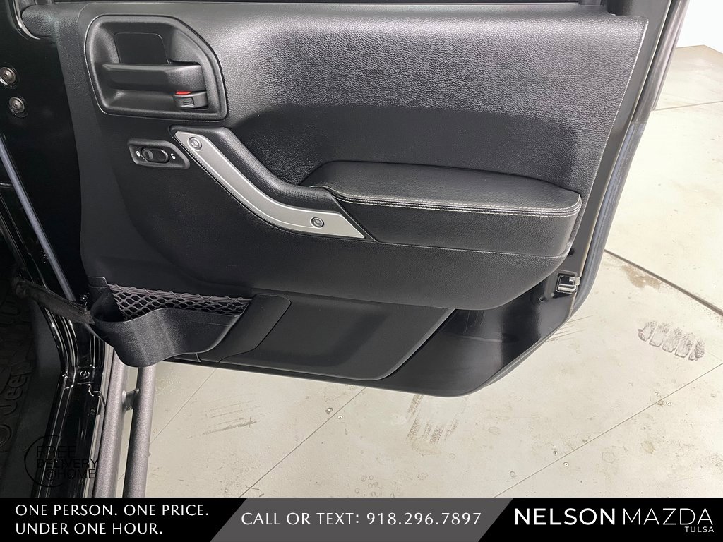 Used 2017 Jeep Wrangler Unlimited Rubicon image 43