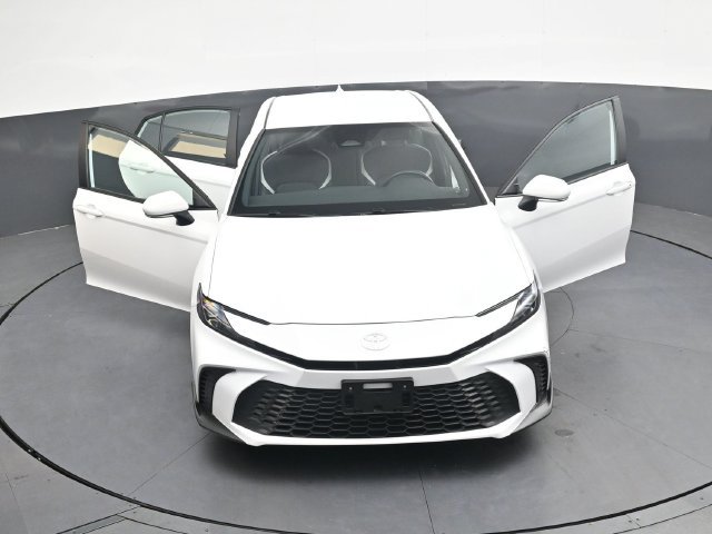 Used 2025 Toyota Camry SE FWD image 39