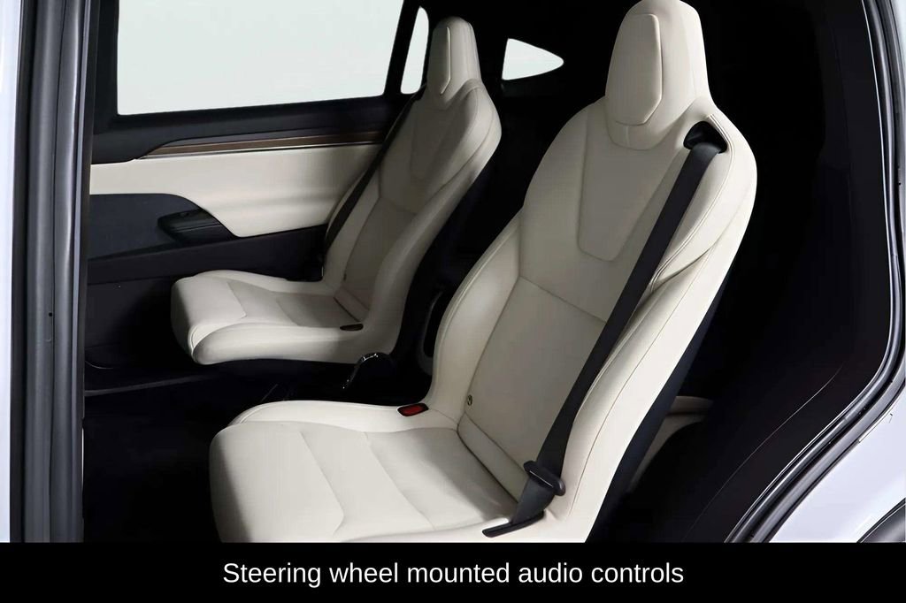 Used 2022 Tesla Model X image 9