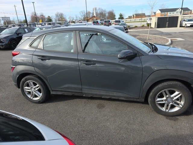 Used 2023 Hyundai Kona SE image 2