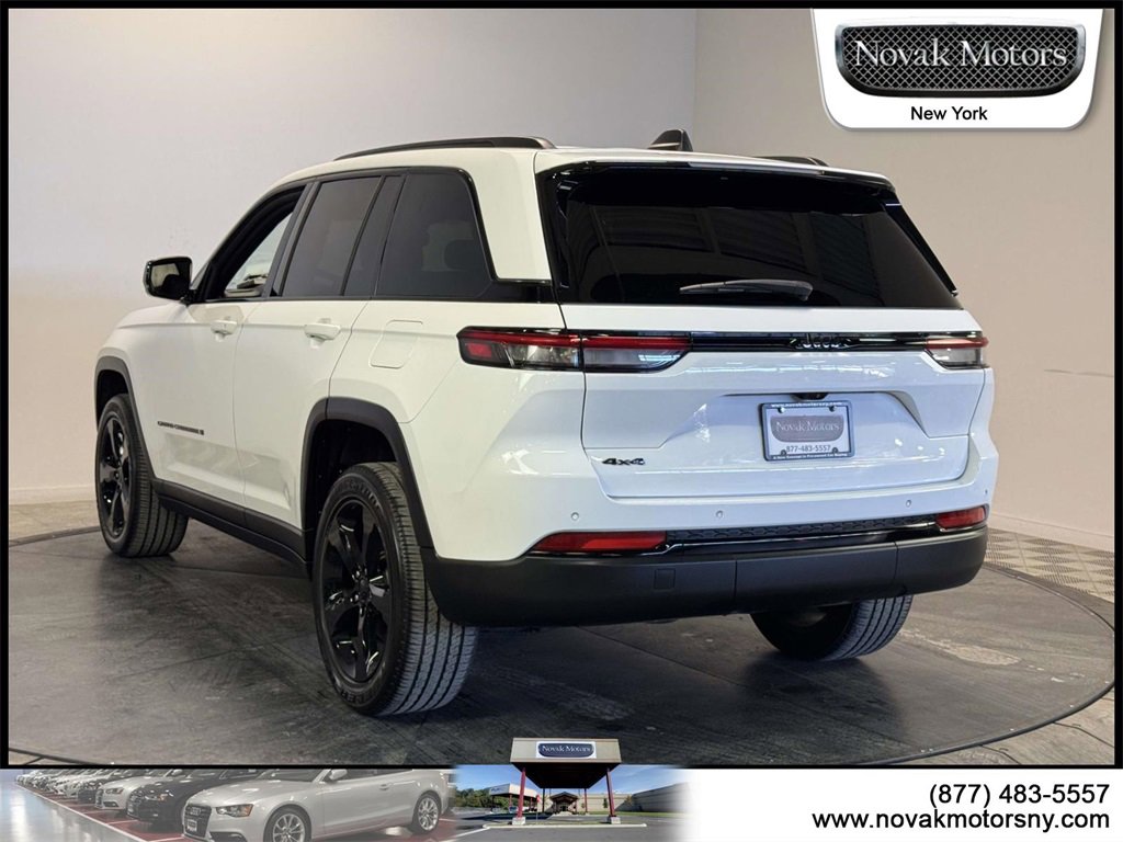 Used 2023 Jeep Grand Cherokee Altitude image 5