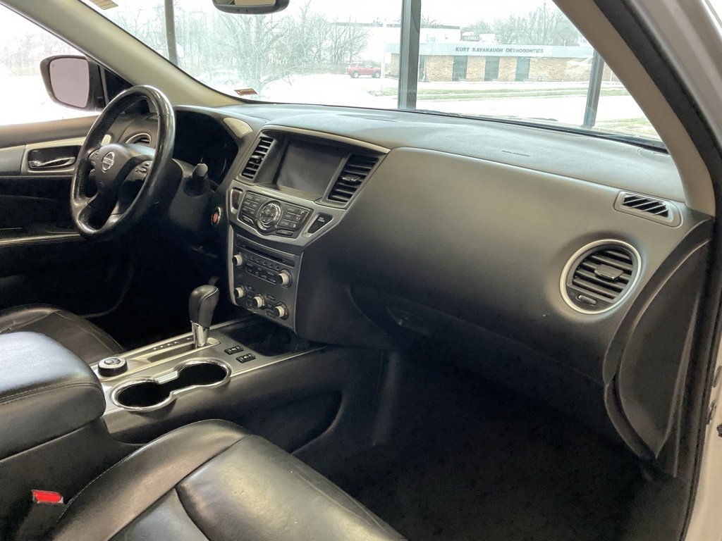 Used 2019 Nissan Pathfinder SL image 19