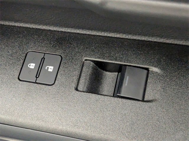 Used 2025 Toyota 4Runner SR5 image 33