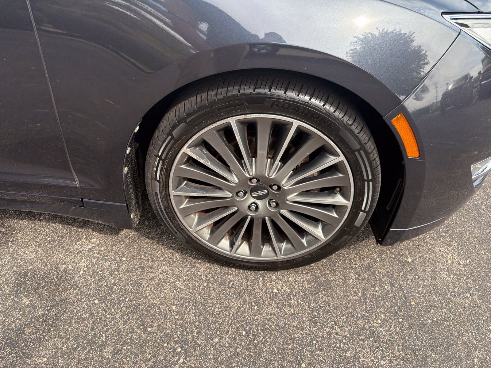 Used 2013 Lincoln MKZ FWD image 26