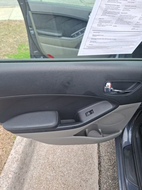 Used 2015 Kia Forte EX image 18