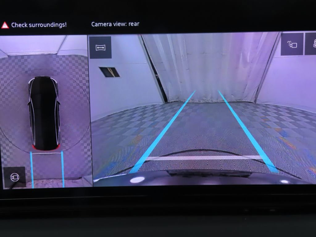 Used 2025 Audi A6 e-tron Premium Plus w/ Premium Plus image 17