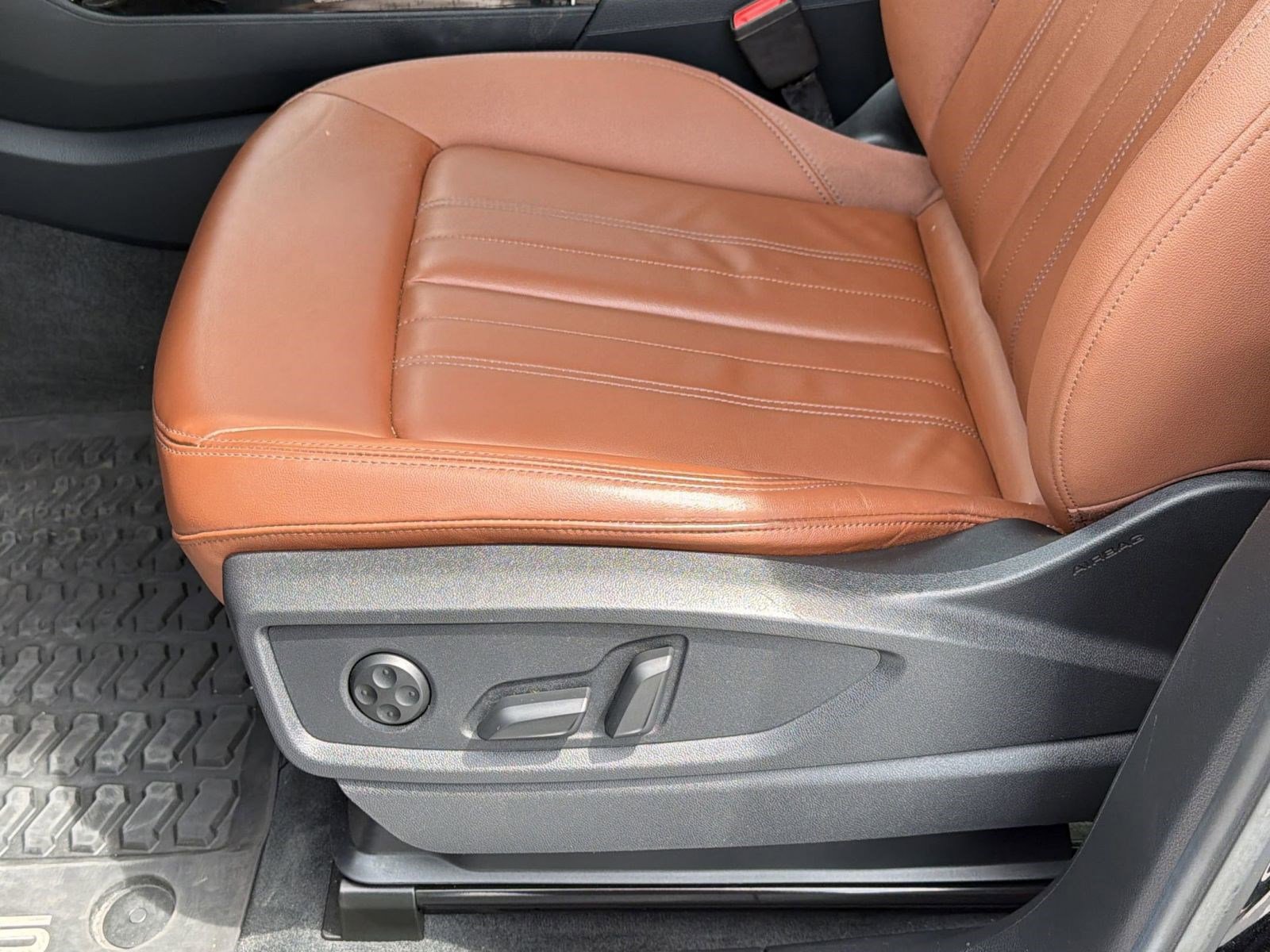 Certified 2023 Audi Q5 2.0T Premium w/ Convenience Package image 14